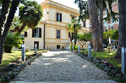 Scuola Divino Amore Monteverde